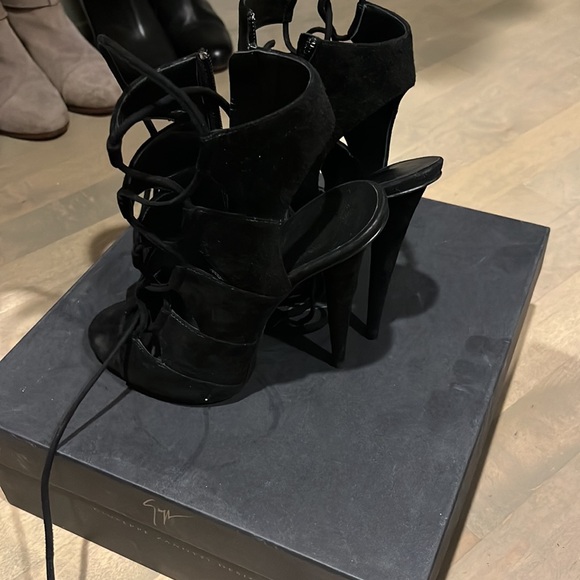Giuseppe zinotti black suede lace up heels - Picture 2 of 3